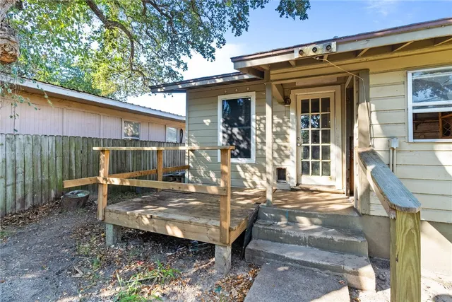 $1,500 | 1309 Oak Park Drive, Aransas Pass, TX 78336