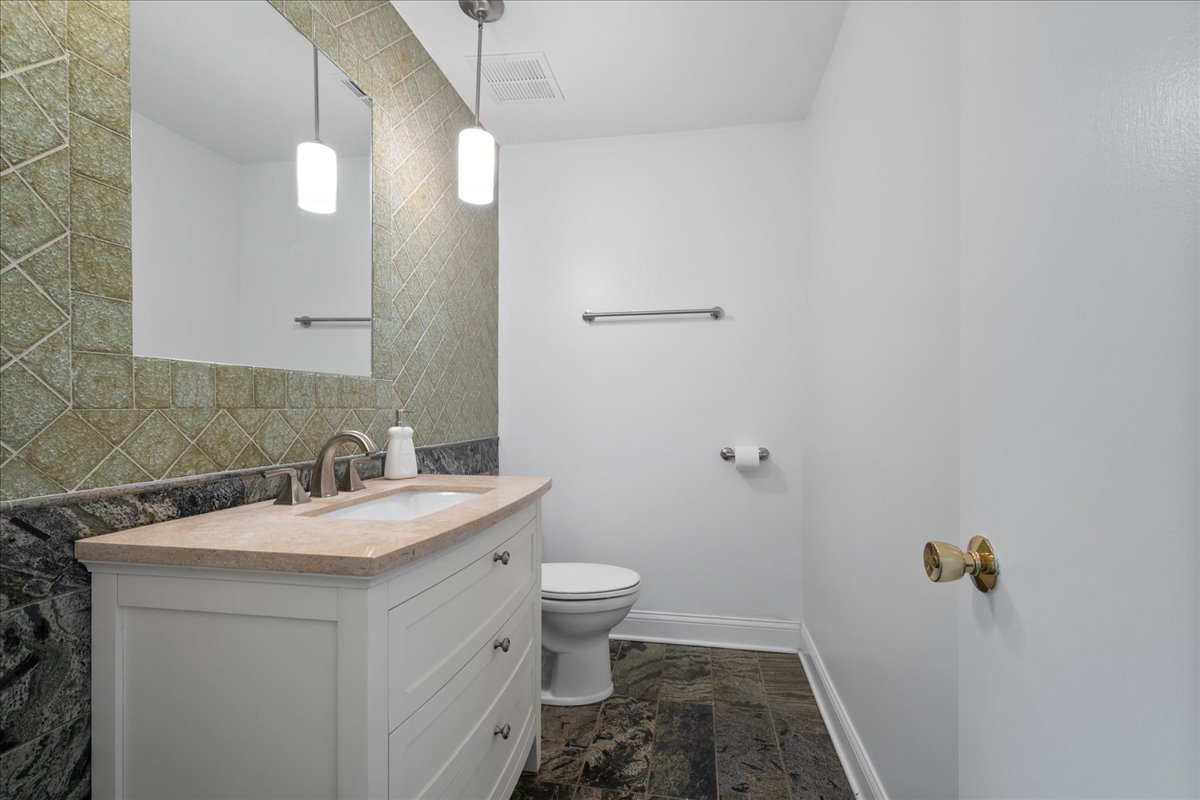 2821 Covert Road Glenview, IL 60025 - Photo 18 of 28