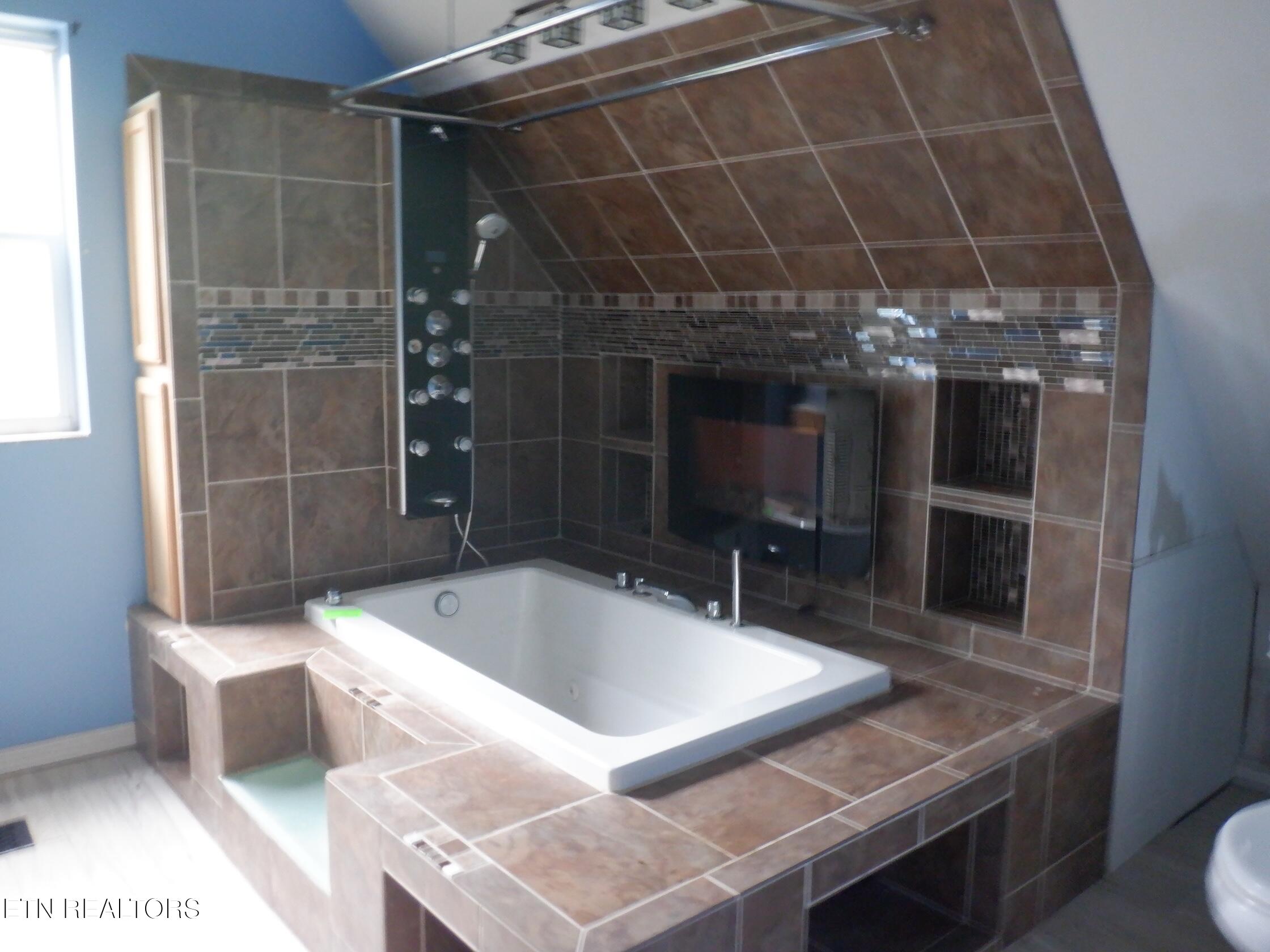 70201 Key Ridge Lane Crawford, TN 38554 - Photo 13 of 13 70201 Key Ridge Primary bedroom bath