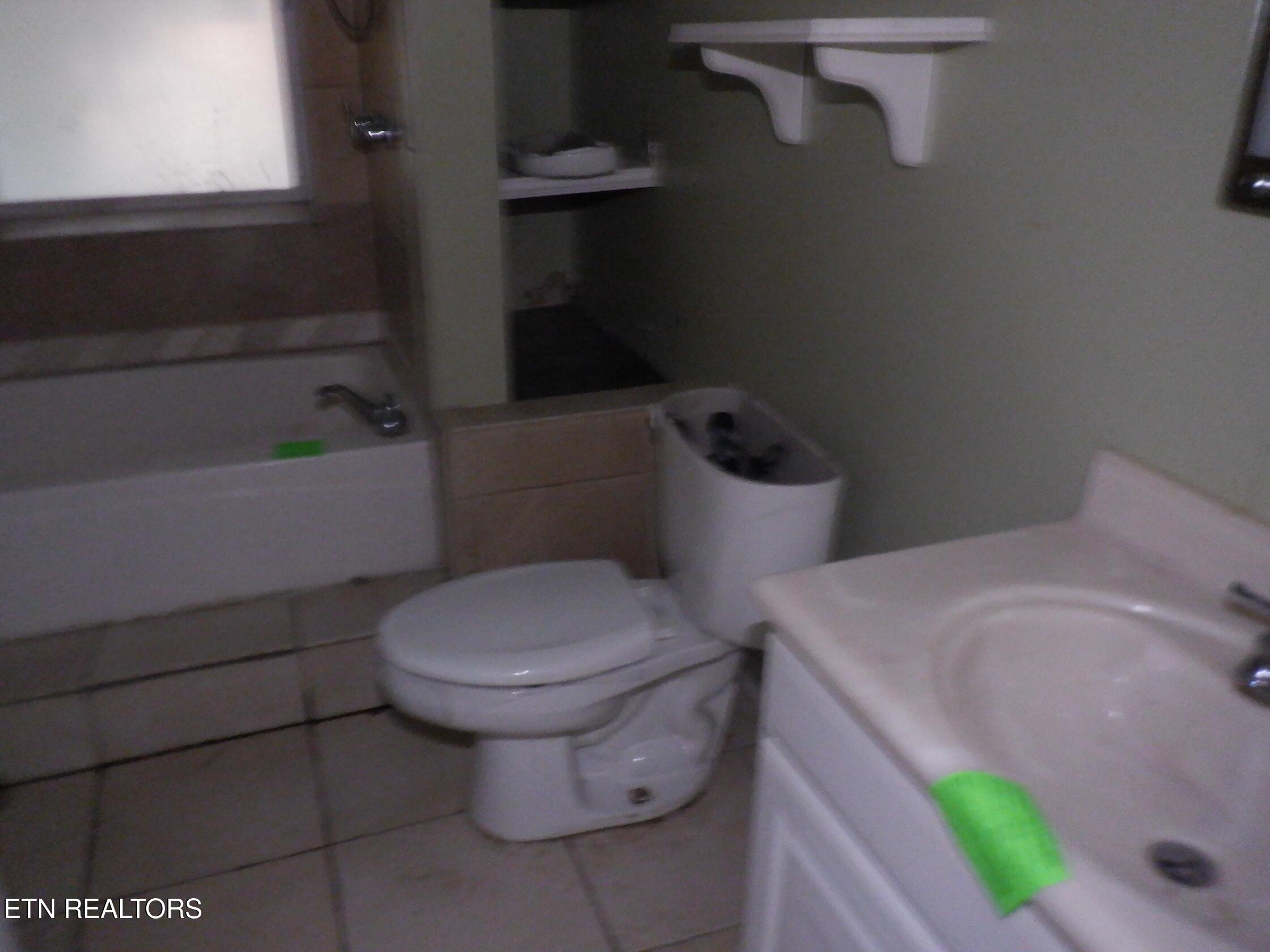 70201 Key Ridge Lane Crawford, TN 38554 - Photo 9 of 13 70201 Key Ridge Rd Family bath