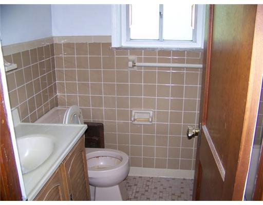 781 Thompson Run Road Pittsburgh, PA 15237 - Photo 9 of 10 Full Bath.