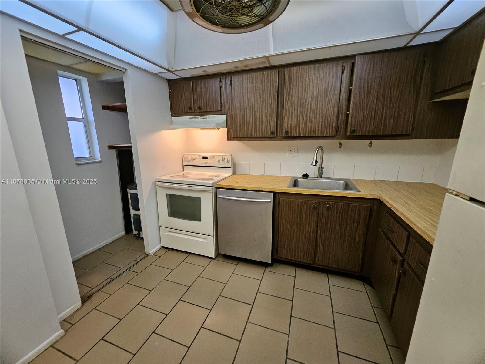 7820 South Colony Circle, Unit 102 Tamarac, FL 33321 - Photo 8 of 51