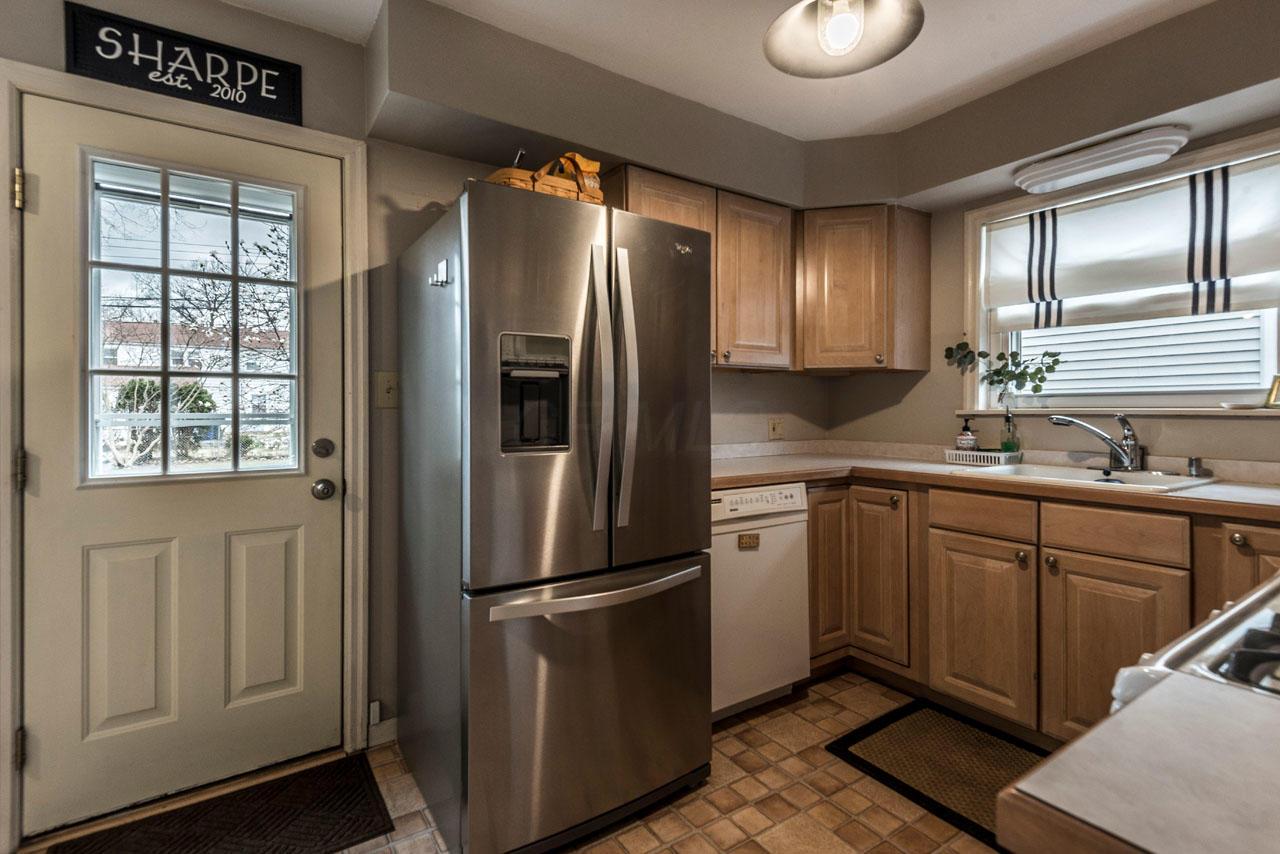 175 South Broadleigh Road Columbus, OH 43209 - Photo 13 of 46