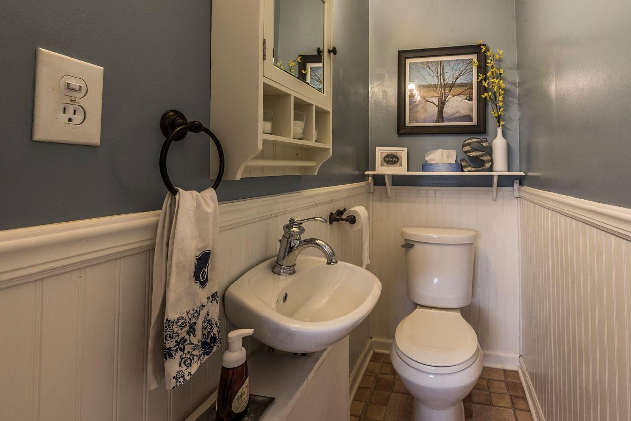 175 South Broadleigh Road Columbus, OH 43209 - Photo 15 of 46