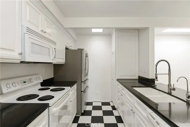 $3,300 | 25916 Robin Circle, Mission Viejo, CA 92691