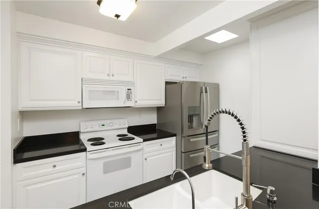 $3,300 | 25916 Robin Circle, Mission Viejo, CA 92691