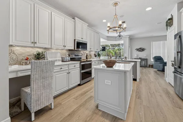 $699,000 | 527 Northwest Bellworth Place, Jensen Beach, FL 34957