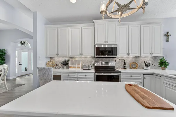 $699,000 | 527 Northwest Bellworth Place, Jensen Beach, FL 34957