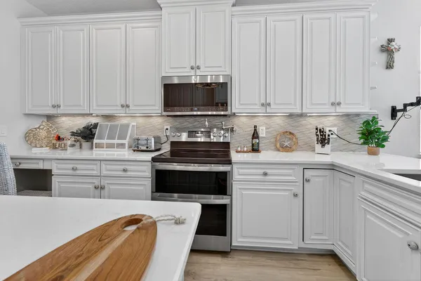 $699,000 | 527 Northwest Bellworth Place, Jensen Beach, FL 34957