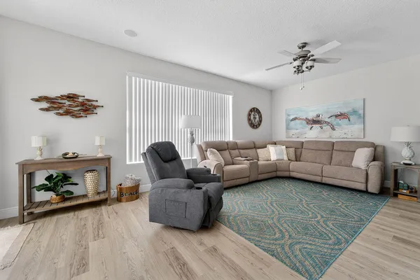 $699,000 | 527 Northwest Bellworth Place, Jensen Beach, FL 34957