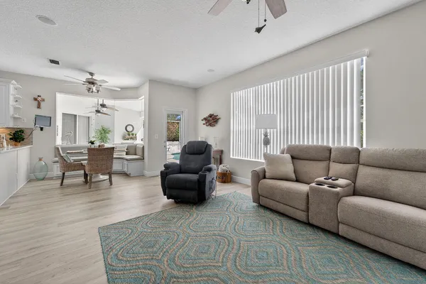 $699,000 | 527 Northwest Bellworth Place, Jensen Beach, FL 34957