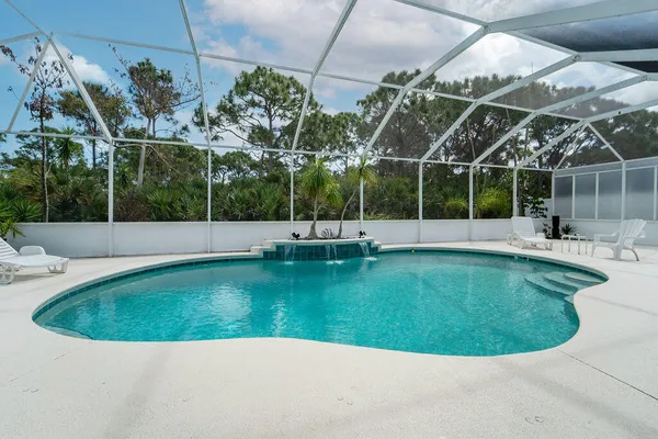 $699,000 | 527 Northwest Bellworth Place, Jensen Beach, FL 34957