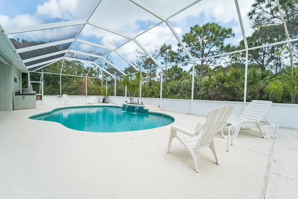 $699,000 | 527 Northwest Bellworth Place, Jensen Beach, FL 34957