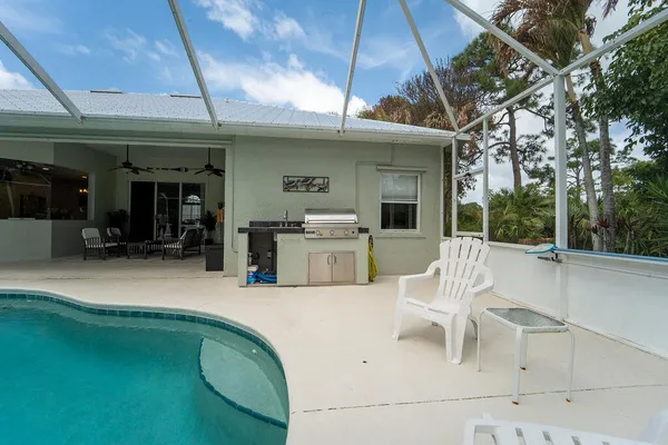 $699,000 | 527 Northwest Bellworth Place, Jensen Beach, FL 34957