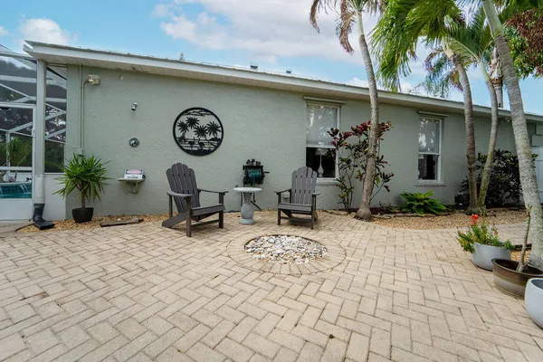 $699,000 | 527 Northwest Bellworth Place, Jensen Beach, FL 34957