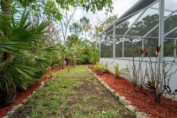 $699,000 | 527 Northwest Bellworth Place, Jensen Beach, FL 34957