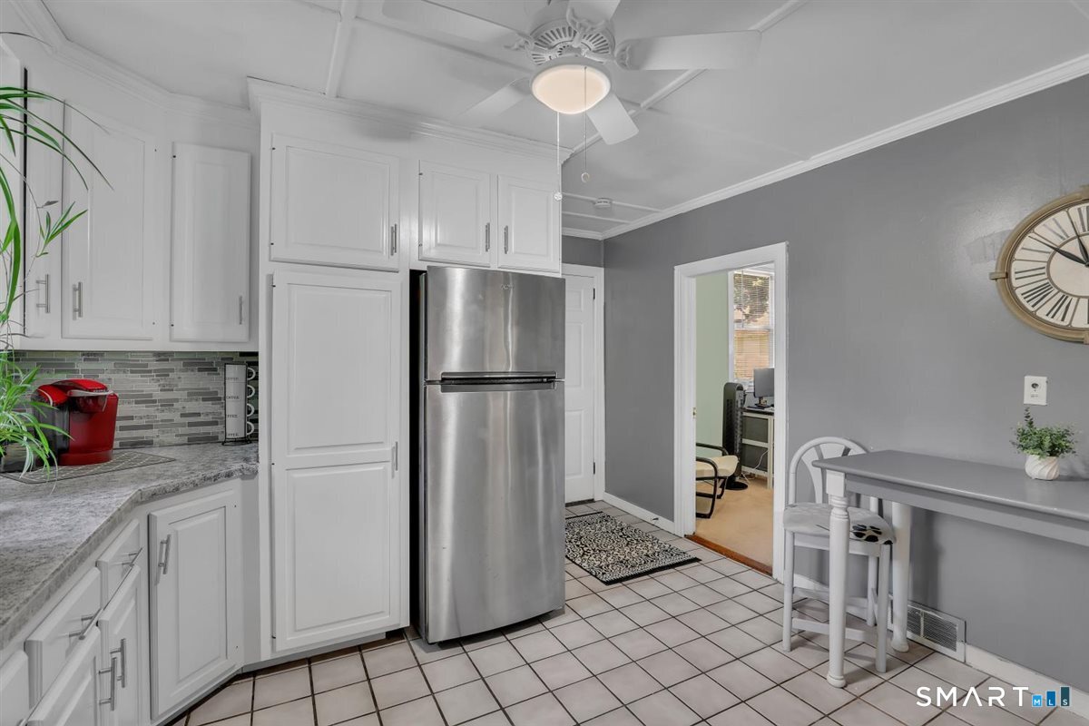 4 Crown Street Middletown, CT 06457 - Photo 11 of 29