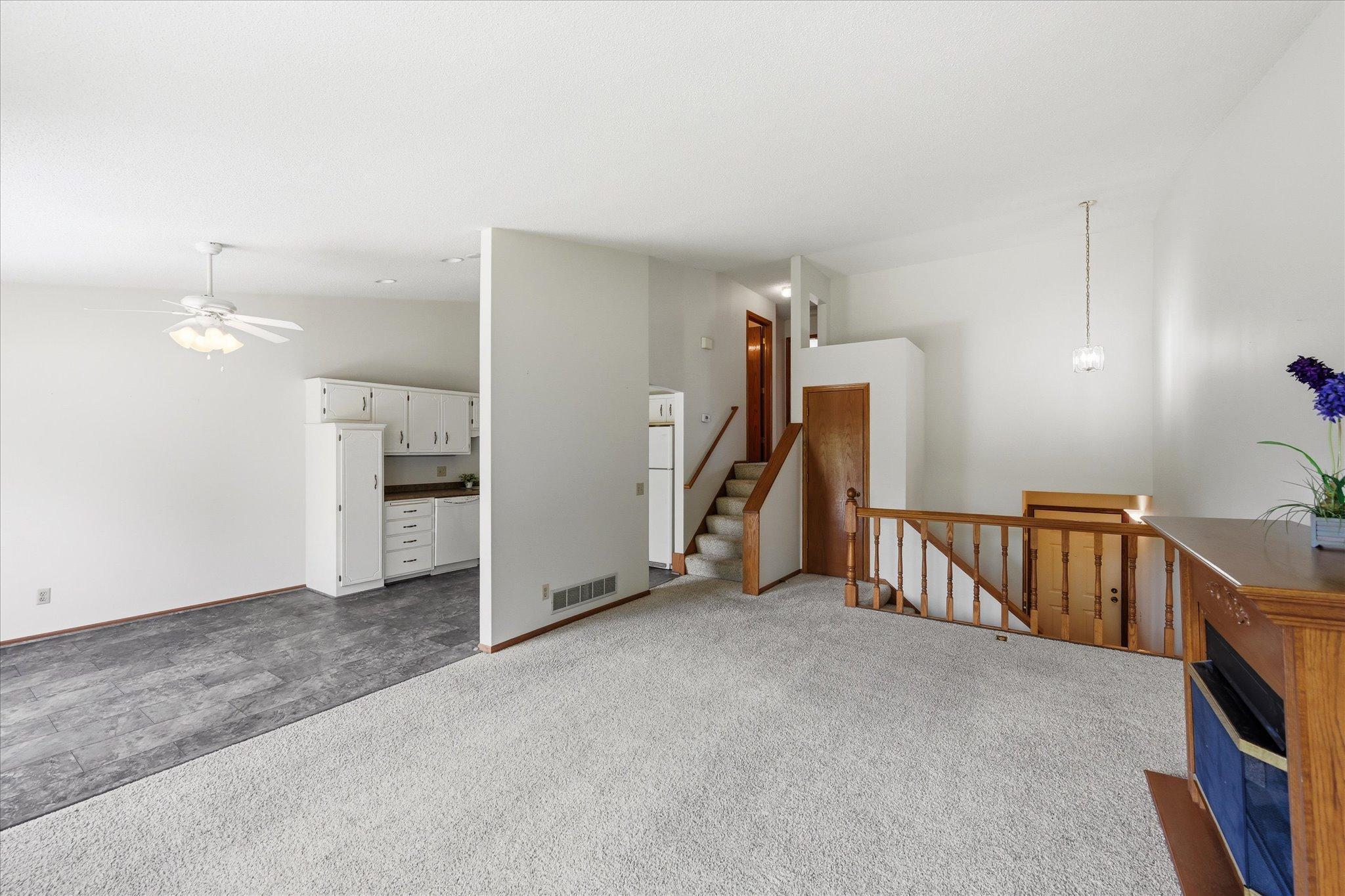 4029 Silver Lake Road Northeast St. Anthony, MN 55421 - Photo 11 of 32
