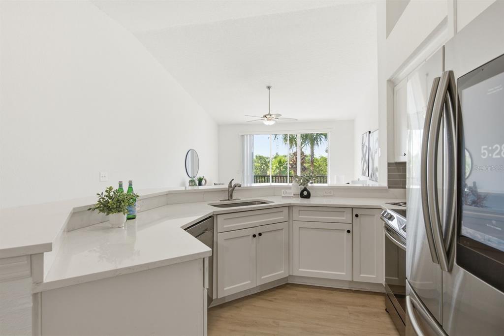 1027 Normandy Trace Road Tampa, FL 33602 - Photo 14 of 38