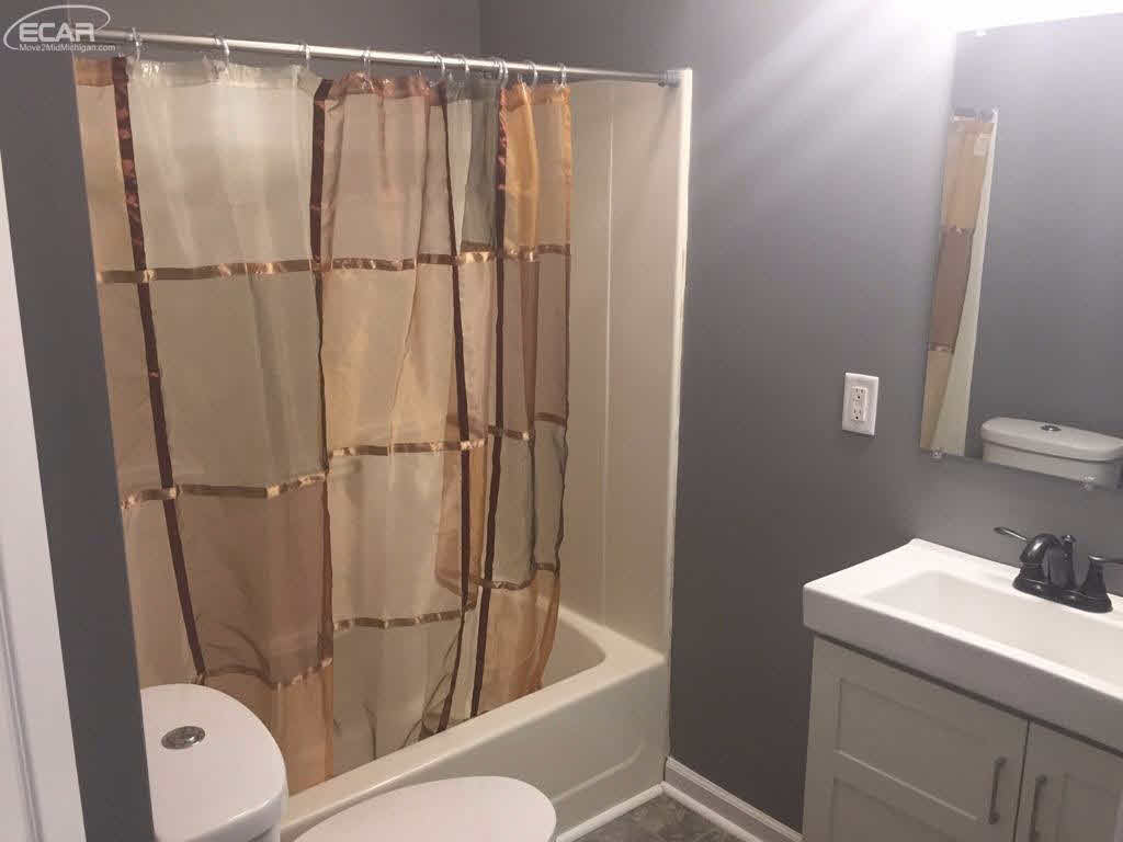 7391 East Coldwater Road Davison, MI 48423 - Photo 8 of 8 21319566-7.JPG