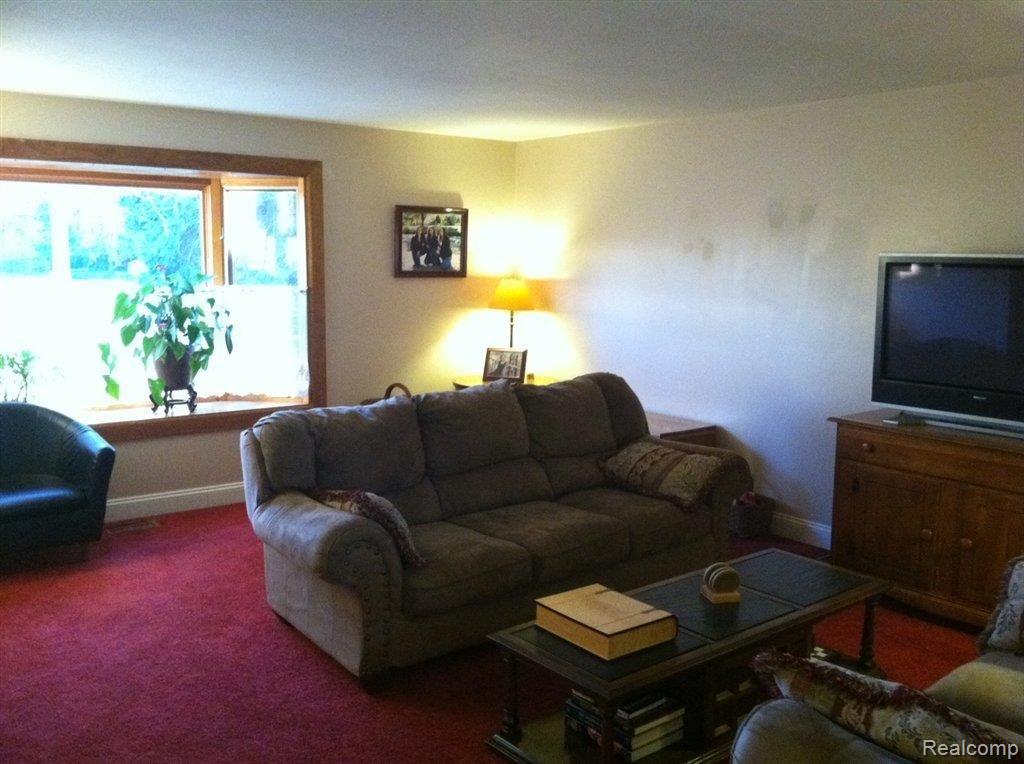 Living Room 2.jpg