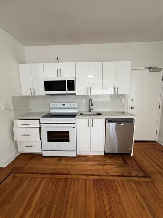 $2,450 | 1219 Meridian Avenue, Unit 8, Miami Beach, FL 33139