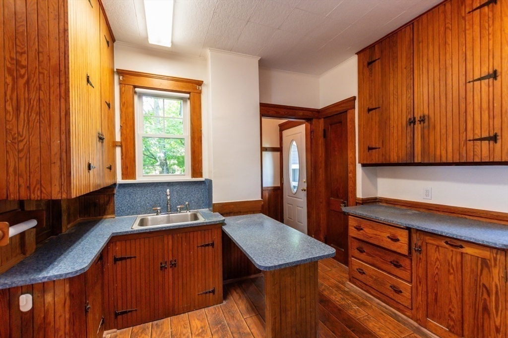 36 Chester Brook Road Waltham, MA 02452 - Photo 8 of 18 Gallery Image 8