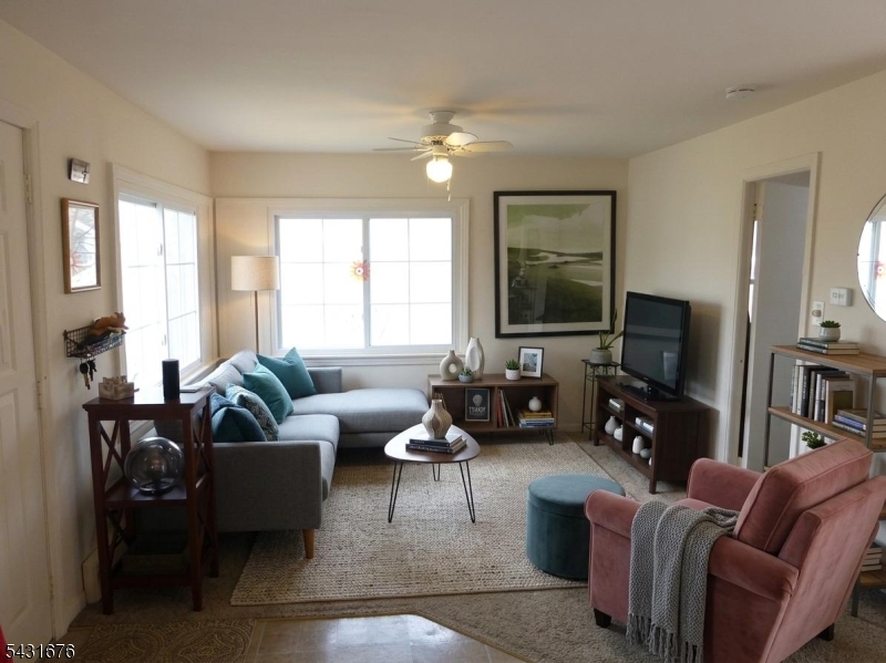 48 Vail Road Landing, NJ 07850 - Photo 6 of 23