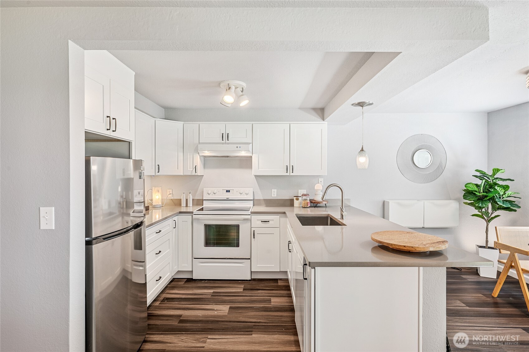 4231 Northeast 5th Street, Unit C101 Renton, WA 98059 - Photo 8 of 23 Gallery Image 8