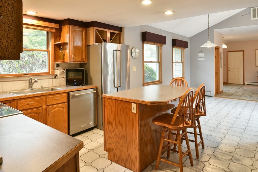 11 Robert Road Danvers, MA 01923 - Photo 12 of 31 Gallery Image 12