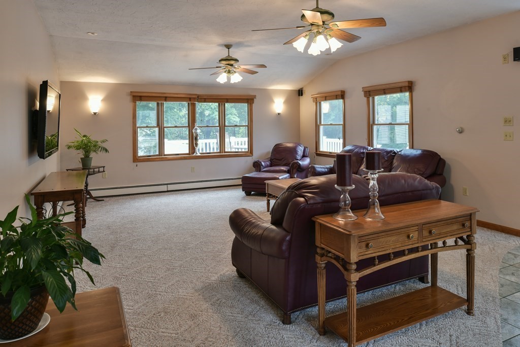 11 Robert Road Danvers, MA 01923 - Photo 4 of 31 Gallery Image 4
