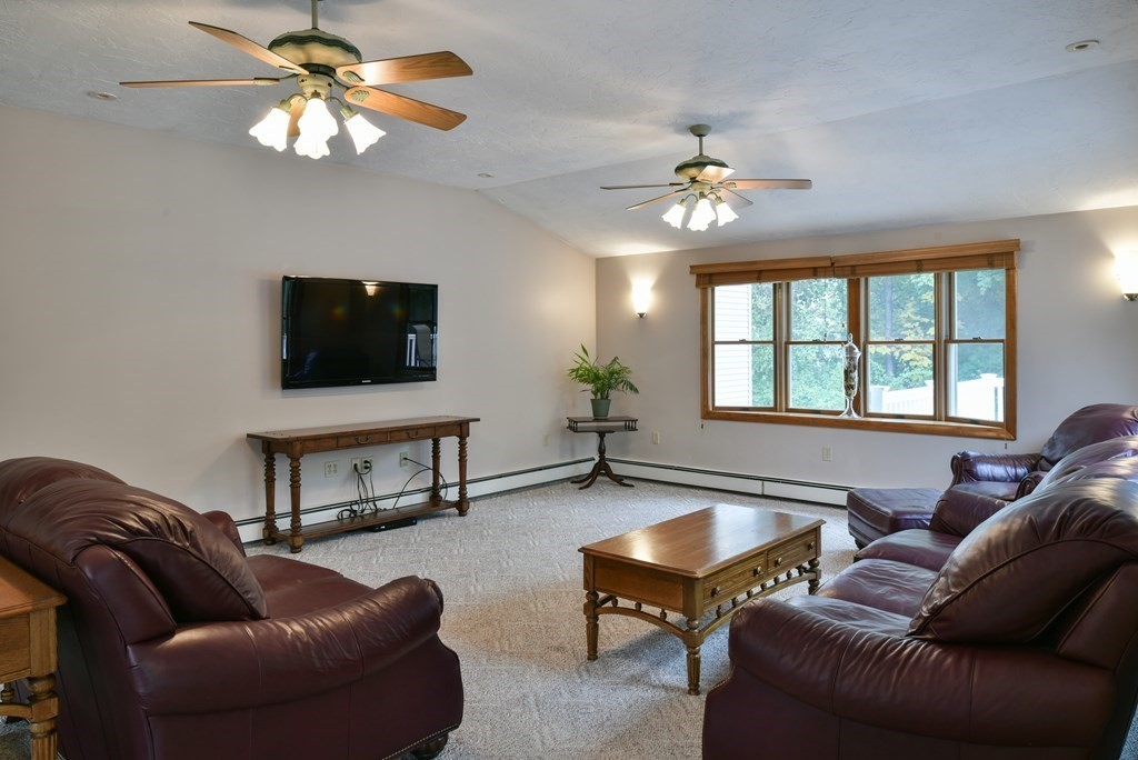 11 Robert Road Danvers, MA 01923 - Photo 5 of 31 Gallery Image 5