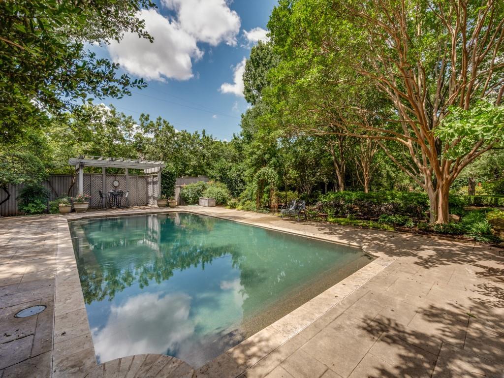4420 Park Lane Dallas, TX 75220 - Photo 40 of 40 a view of a water fountain in front of a house