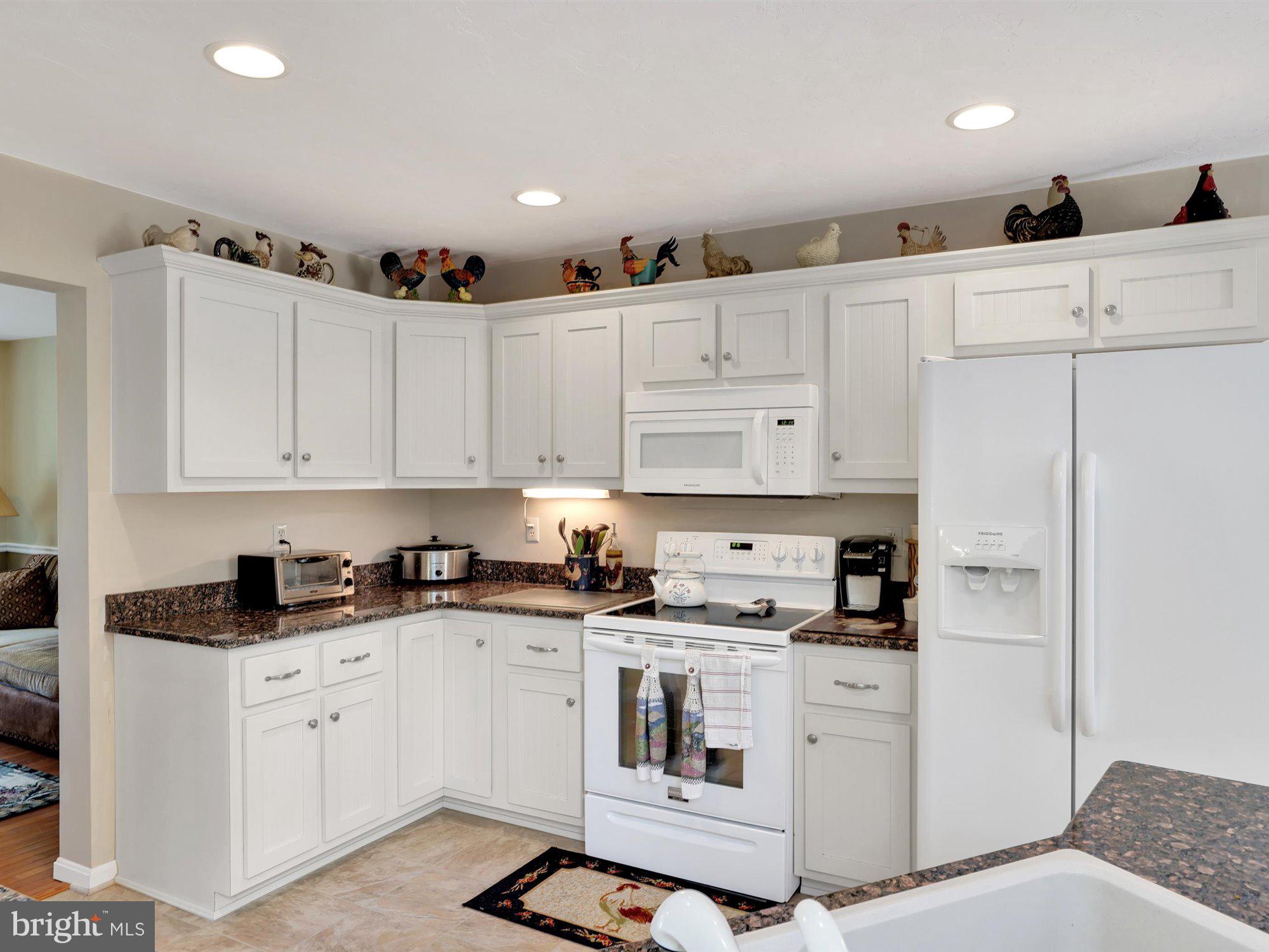 6490 Pamadeva Road Hanover, PA 17331 - Photo 8 of 33