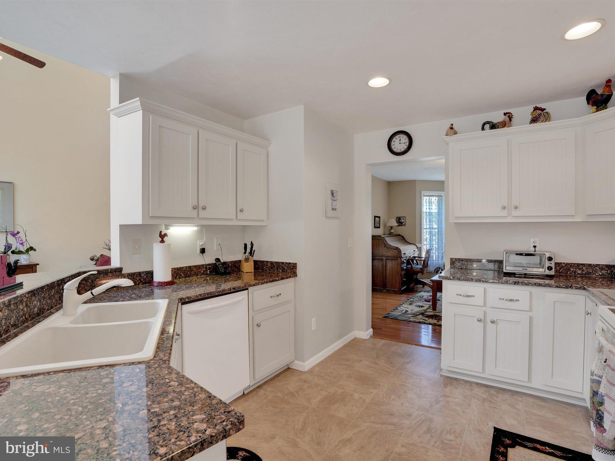 6490 Pamadeva Road Hanover, PA 17331 - Photo 9 of 33