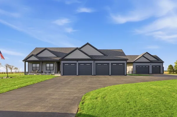 $989,900 | 2401 North 4350th Road, Sheridan, IL 60551