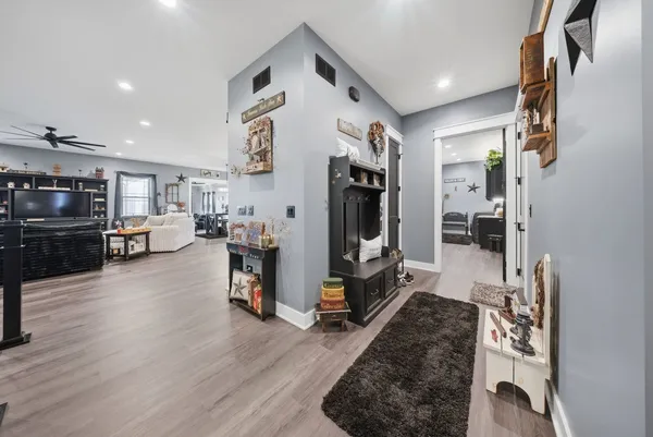 $989,900 | 2401 North 4350th Road, Sheridan, IL 60551