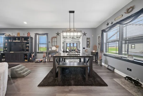 $989,900 | 2401 North 4350th Road, Sheridan, IL 60551