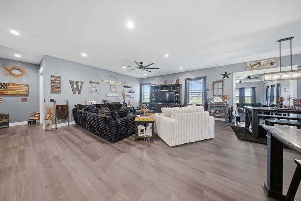 $989,900 | 2401 North 4350th Road, Sheridan, IL 60551