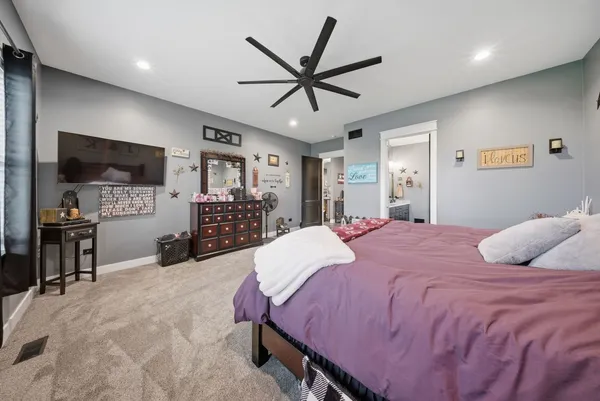 $989,900 | 2401 North 4350th Road, Sheridan, IL 60551