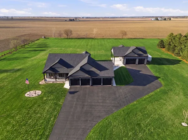 $989,900 | 2401 North 4350th Road, Sheridan, IL 60551