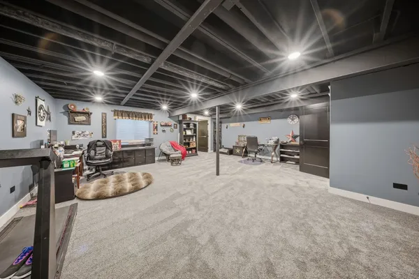 $989,900 | 2401 North 4350th Road, Sheridan, IL 60551