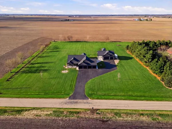 $989,900 | 2401 North 4350th Road, Sheridan, IL 60551