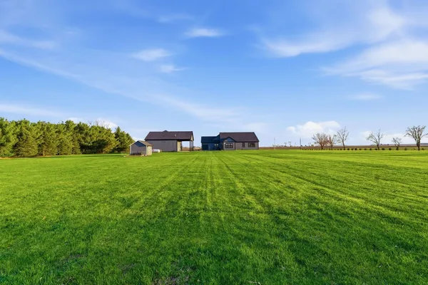 $989,900 | 2401 North 4350th Road, Sheridan, IL 60551