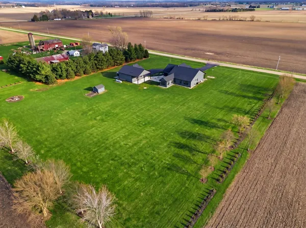 $989,900 | 2401 North 4350th Road, Sheridan, IL 60551