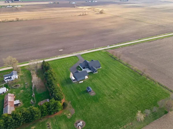 $989,900 | 2401 North 4350th Road, Sheridan, IL 60551