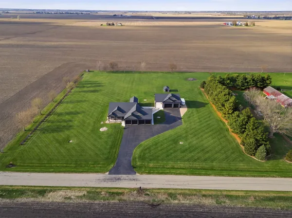 $989,900 | 2401 North 4350th Road, Sheridan, IL 60551