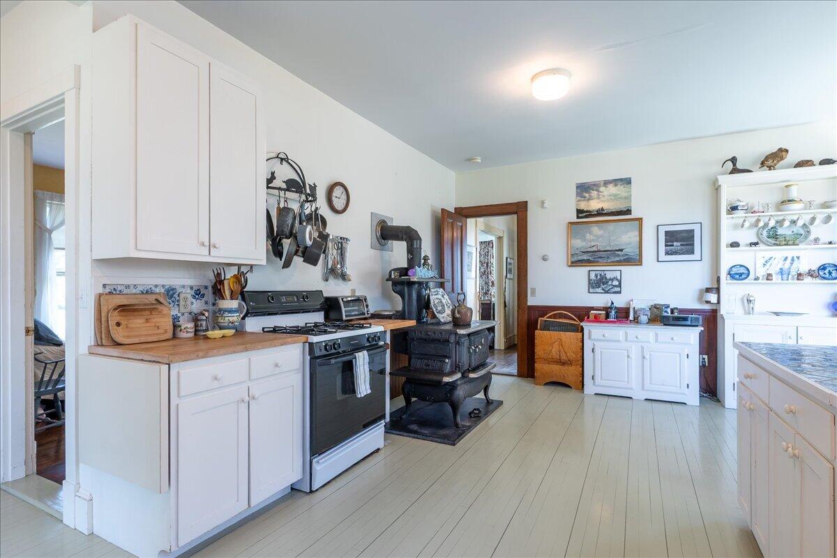 1014 Main Road Islesboro, ME 04848 - Photo 11 of 51 1014 Main Road, Islesboro