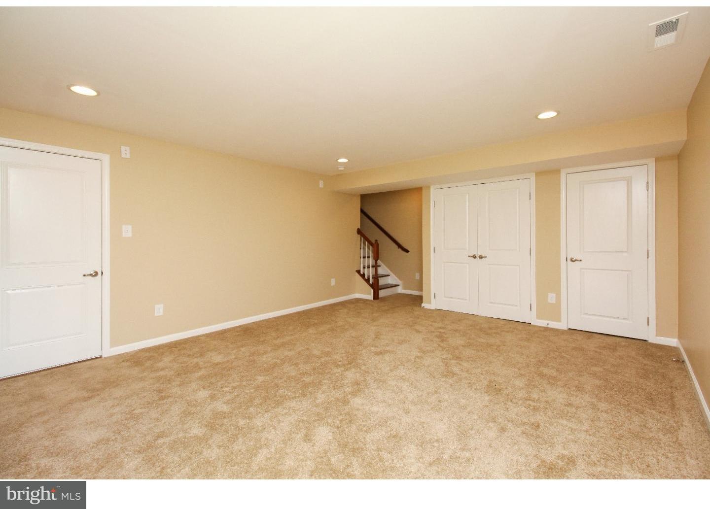 42 Wallace Road Mount Holly, NJ 08060 - Photo 2 of 22 Family Room