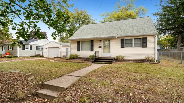 $150,000 | 240 Renrose Avenue, Loves Park, IL 61111